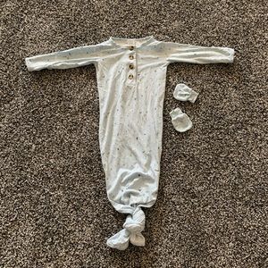 Lou Lou and Company knotted gown and mittens